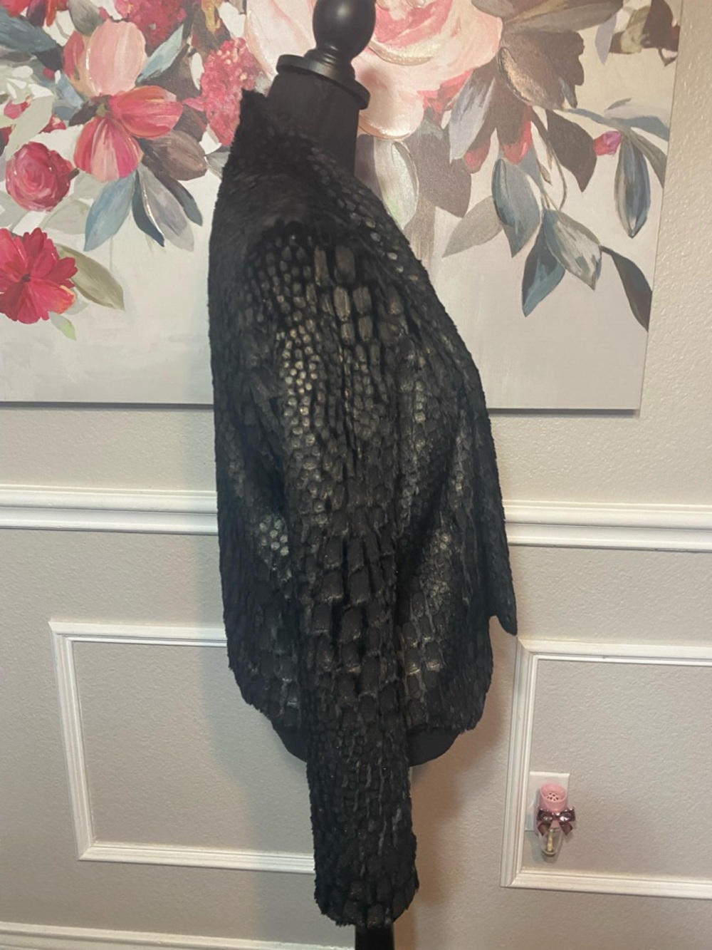 Textured Black Cropped Jacket - Picture 10 of 16